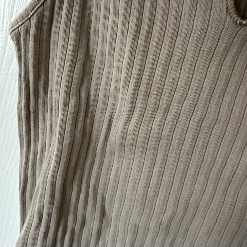 Tan Ribbed Cropped Tank Top - Picture 5 of 6
